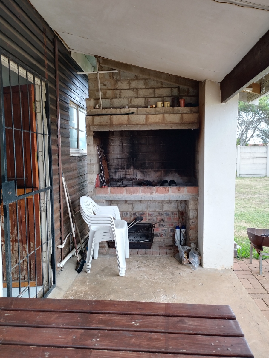 4 Bedroom Property for Sale in C Place Eastern Cape